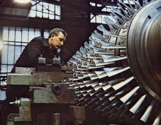 Изготовление газотурбинной установки на Ленинградском металлическом заводе.