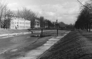 Адмиралтейские Ижорские заводы. Главная плотина. Фото 2000
