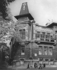 Дом на улице Литераторов, в котором жила и умерла М. Г. Савина.