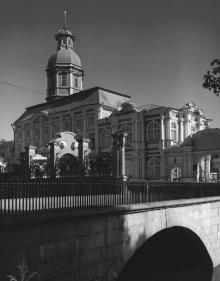 Церковь Благовещения Пресвятой Богородицы в Александро-Невской лавре.