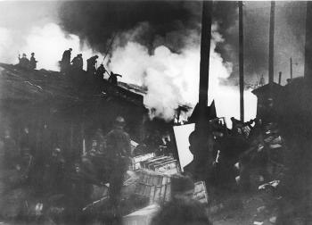 Пожар на Бадаевских складах. Фото Б.Васютинского. 8 сентября 1941