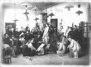 I.E.Repin among the Students of his Workshop at the Academy of Fine Arts. Photo, 1897.