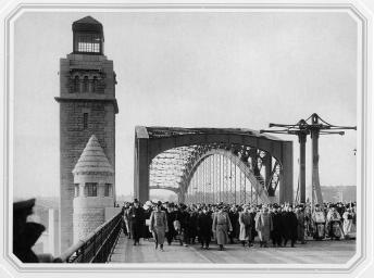 Opening of the Peter the Great Bridge (Bolsheokhtinsky Bridge). Photo by K.K.Bulla. 1911.