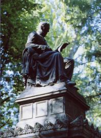 Памятник Я.В. Виллие. 1859. Скульптор Д.И. Иенсен