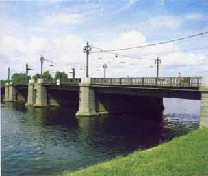 Bolshoy Krestovsky Bridge across the Malaya Nevka River.