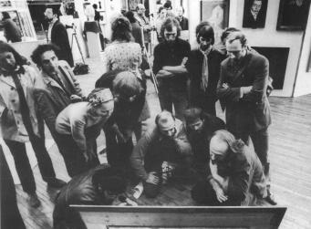 Выставка в ДК "Невский". Фото В.Никитина. 1975