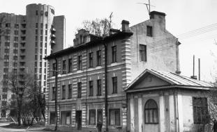 Здание Троицкой церкви-школы. Фото 1980-х гг.