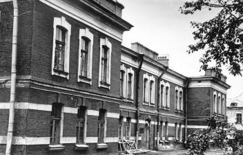 Здание Мариинского училища глухонемых. Фото 1980-х гг.