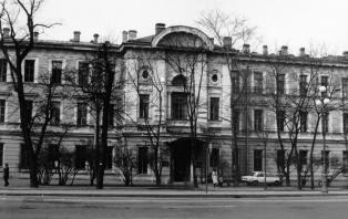 Здание богадельни Садовникова и Герасимова. Фото 1980-х гг.