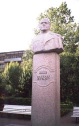 Памятник Г.К. Жукову. 1995. Скульптор В.И. Винниченко