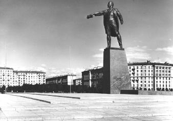 Памятник В.И. Ленину. 1970. Скульптор М.К. Аникушин
