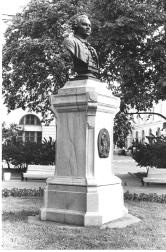 Памятник М.В. Ломоносову 1892. Скульптор П.П. Забелло