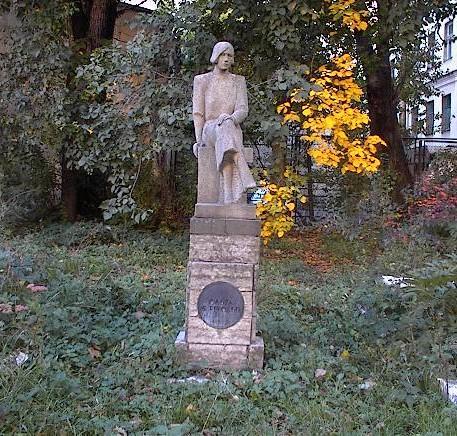 Памятник О. Берггольц. Фото А. Коскелло