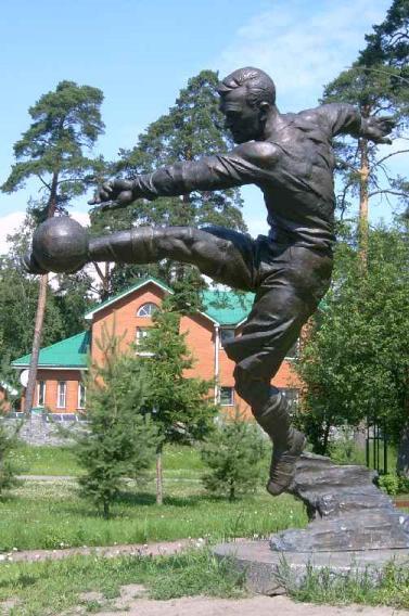 Памятник В. М. Боброву. Фото В. Лурье с сайта http://www.petrograph.ru/