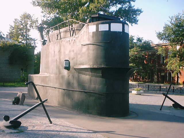 Памятник подводникам-балтийцам в Кронштадте. Фото с сайта www.submarina.ru