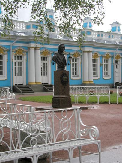 Памятник Ф. Б. Растрелли. Фото М. Мельникова с сайта http://cherry-gallery.spb.ru/