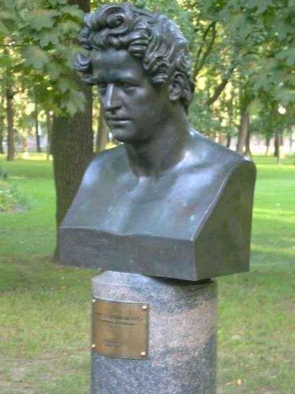 Памятник К. Брюллову. Фото В. Лурье с сайта http://www.petrograph.ru/