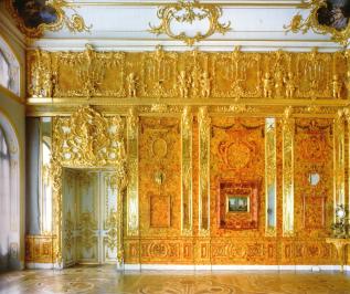 После 20-летней реставрации торжественно открыта Янтарная комната Екатерининского дворца