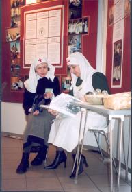 Сестры Покровской общины на выставке «Социальный Петербург». 2005.