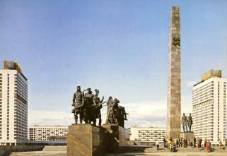 Памятник героическим защитникам Ленинграда. 1975. Скульптор М.К. Аникушин