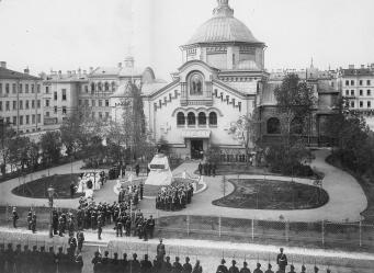 Inauguration of the Monument to Sappers at the SS. Kosma & Damian Church on Kirochnaya Street. Photo, 1899.