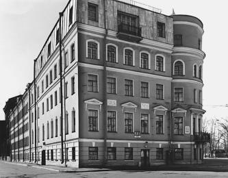 House where I.E.Repin lived (3/5 Repina Square).