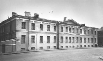 Soldiers quarters of the Semenovsky Life Guards Regiment (12 Ruzovskaya Street).