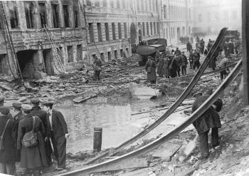 После бомбежки. Осень 1941