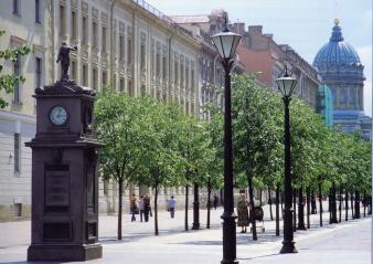Pedestrian zone. Malaya Konyushennaya Street.