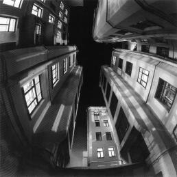 Well-court (38 Suvorovsky Avenue).