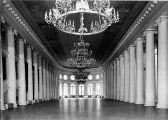 Neoclassicism. White columned hall of the Taurida Palace.