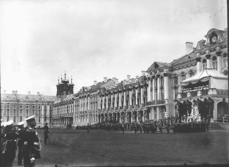 Парад в Царском Селе по случаю 100-летнего юбилея Гвардейского экипажа. Фото К. К. Буллы. 1910.