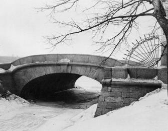 Verkhne-Lebyazhy Bridge across Lebyazhy Canal.