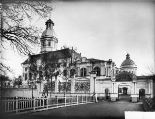 Благовещенская церковь. Вид от р. Монастырки