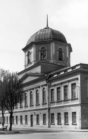 Церковный флигель 1-й гимназии. Фото 1980-х гг.