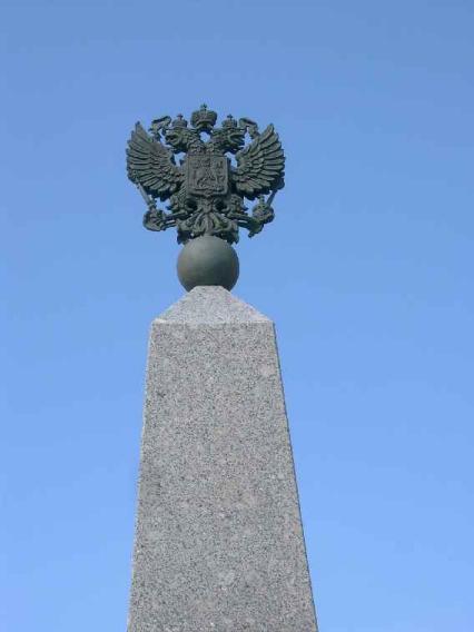 Верстовой столб. Фрагмент. Фото В. Лурье с сайта http://www.petrograph.ru/