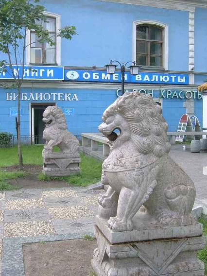 Львы. Фото В.Ф. Лурье с сайта http://www.petrograph.ru/