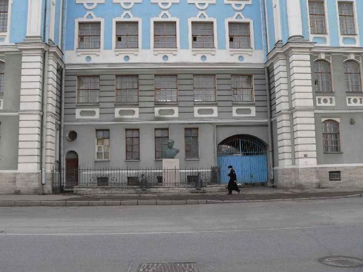 Памятник Нахимову. Фото В. Лурье с сайта http://www.petrograph.ru/