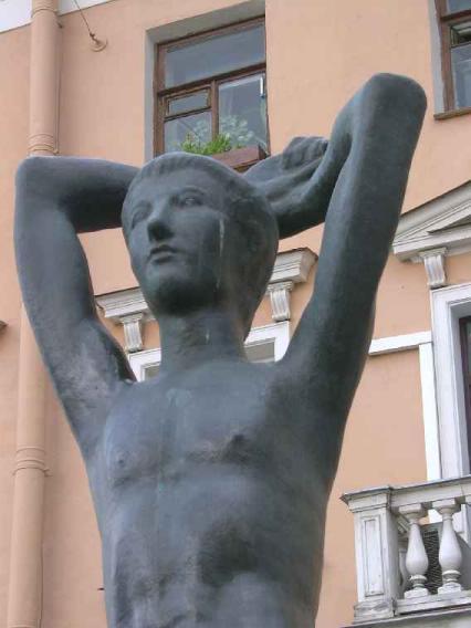Новый век. Фото В. Лурье с сайта http://www.petrograph.ru/