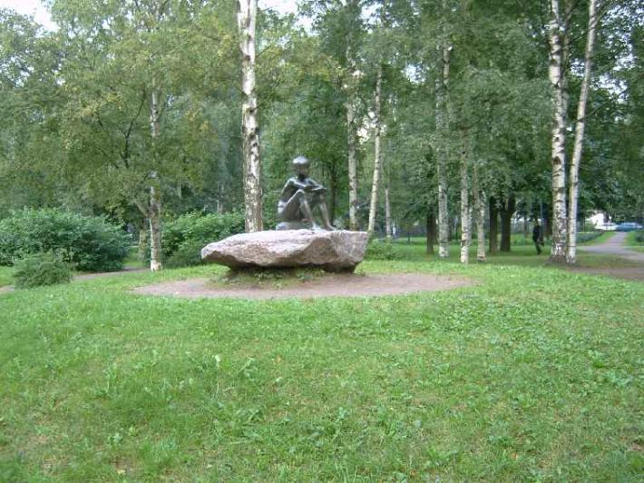 Память о детстве. Фото В. Лурье с сайта http://www.petrograph.ru/