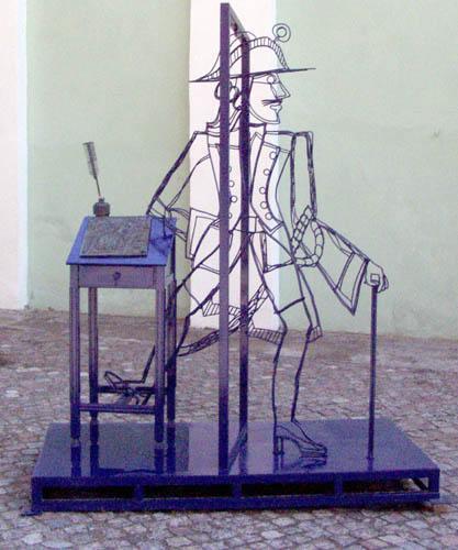 Подпоручик Киже. Сквер Университета. Художник Ф. Волосенко. 2004. Фото с сайта http://www.gmgs.spb.ru/
