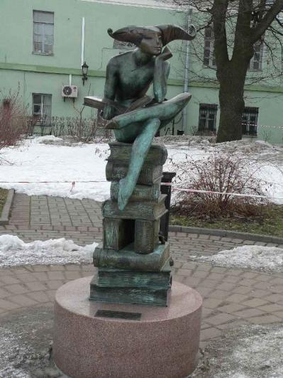 Композиция "Размышление о маленьком принце". Фото В.Ф. Лурье с сайта http://www.petrograph.ru/