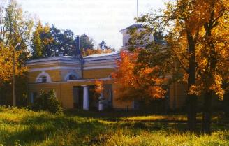 Здание очистных сооружений Зеленогорского водопровода, принятое в эксплуатацию 31 июля 1956 г.