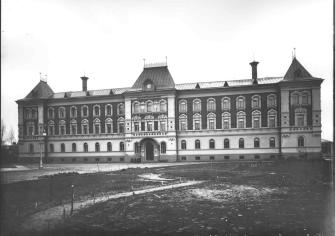 Дом для призрения бедных им. С.П. Елисеева. Фотоателье К.И. Буллы. 1900-е.