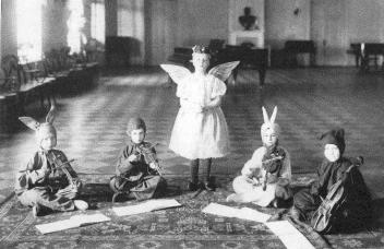 Николаевский сиротский институт. Малолетнее отделение. 1900-е. Фотоателье К.К. Буллы. ЦГАКФФД